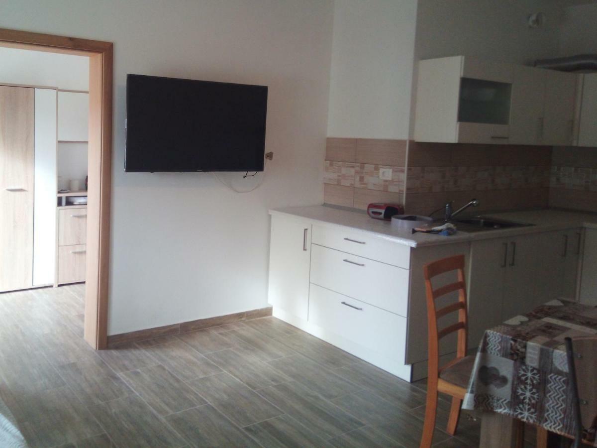 Apartmaji Matazin Črni Kal Екстериор снимка