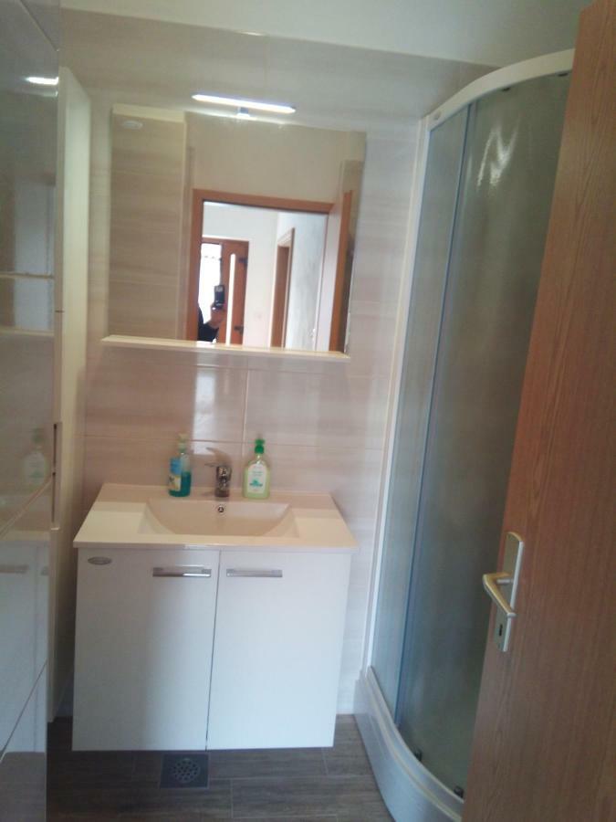 Apartmaji Matazin Črni Kal Екстериор снимка