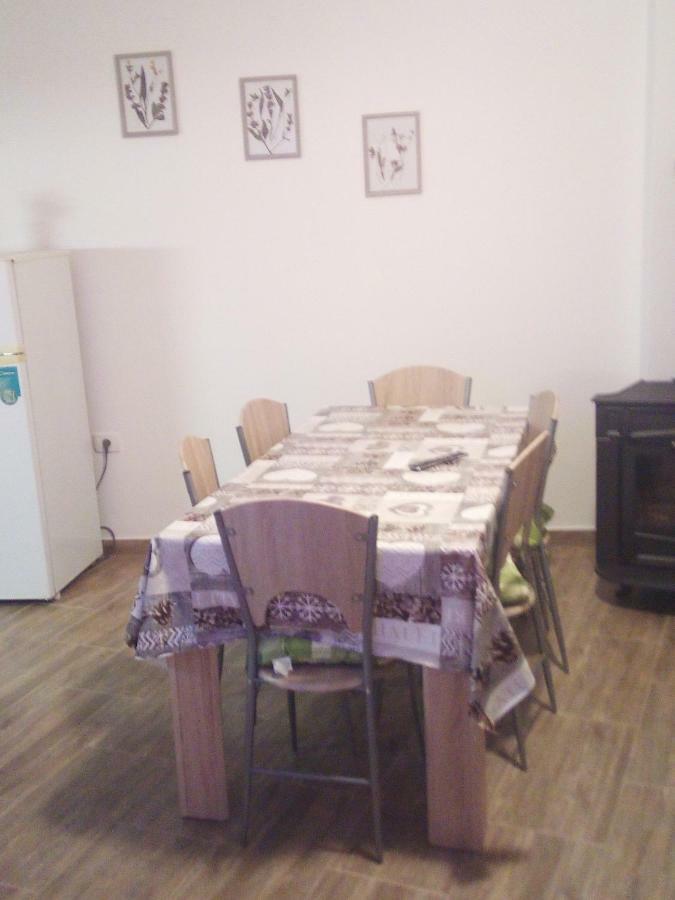 Apartmaji Matazin Črni Kal Екстериор снимка