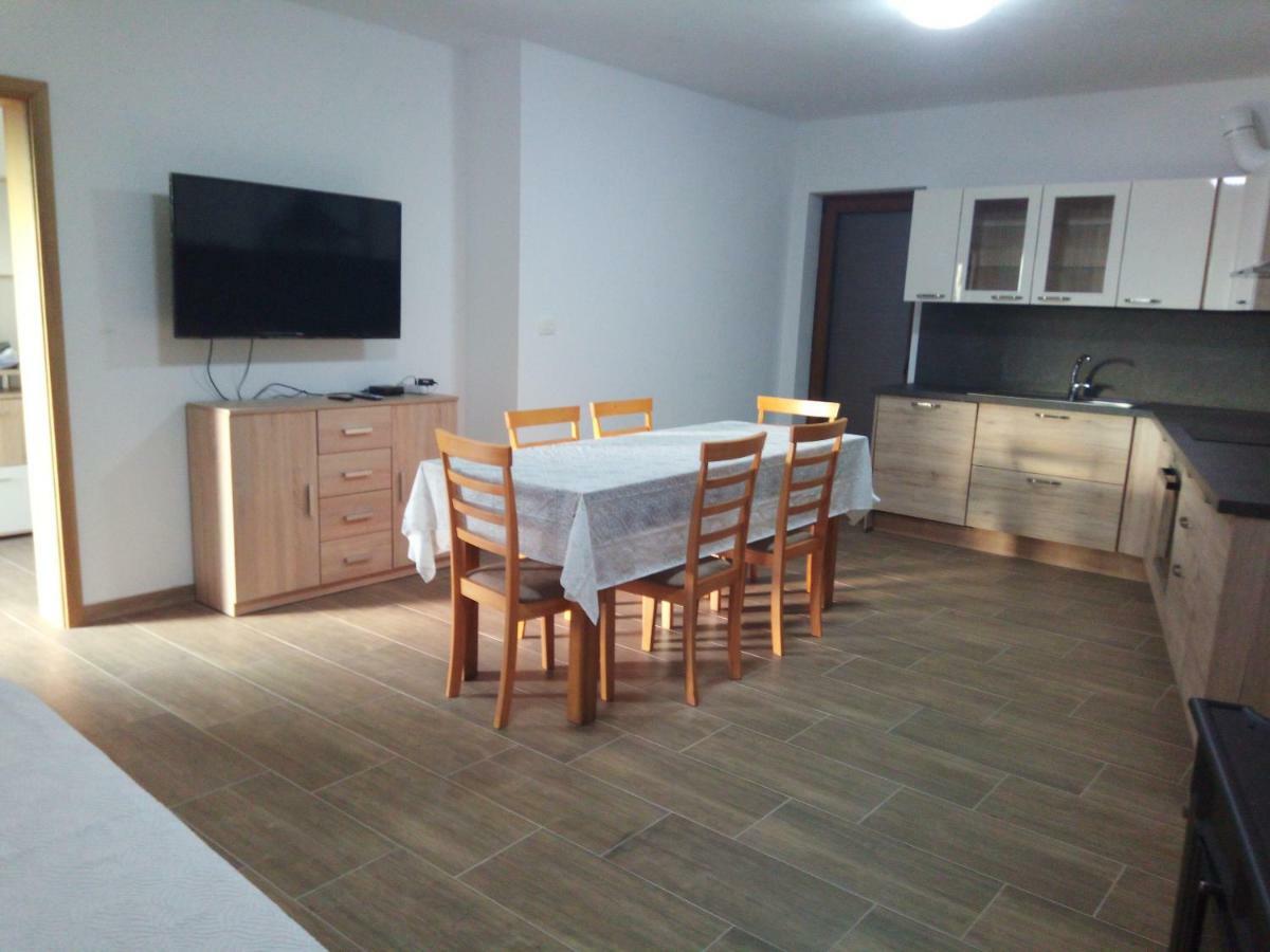 Apartmaji Matazin Črni Kal Екстериор снимка